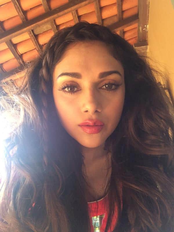 Aditi Rao Hydari ‏: Hippie girl-happy girl... #shoot #Nofilter #SunKissed #Slogging -twitter