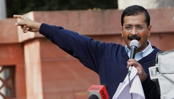 Now, Kejriwal asks AAP volunteers to take money and do sting