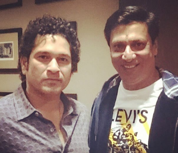 imbhandarkar : Look who I bumped into at the#airportlounge! Always a pleasure to catch up with the master blaster @sachin_rt! - Instagram