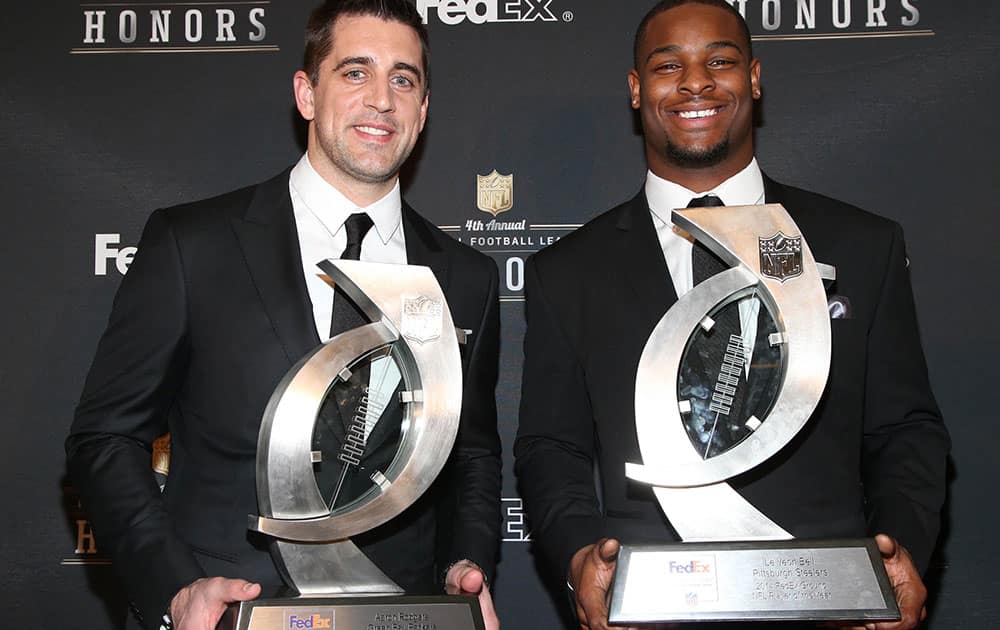 2014 FedEx Air & Ground Player of the Year Awards winners Aaron Rodgers and Le’Veon Bell at the “4th Annual NFL Honors” awards show at Symphony Hall in Phoenix, Ariz.