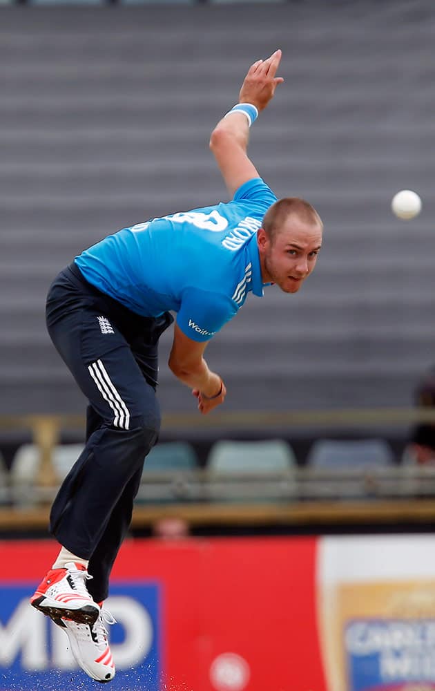 England's Stuart Broad bowls a delivery during their one-day international cricket match against Australia in Perth, Australia, Sunday.