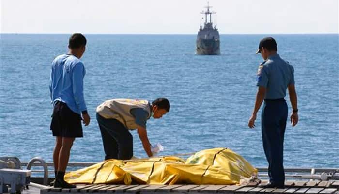 &#039;90 bodies of AirAsia victims found in Indonesia&#039;s waters so far&#039;