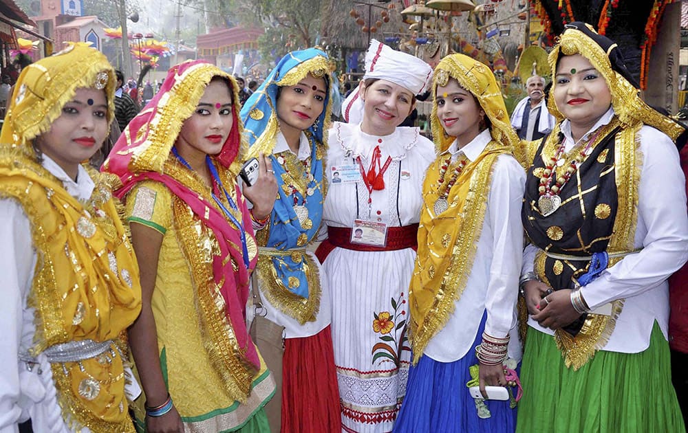 Folk artistes at the chaupal during International Crafts Mela in Surajkund, Haryana.