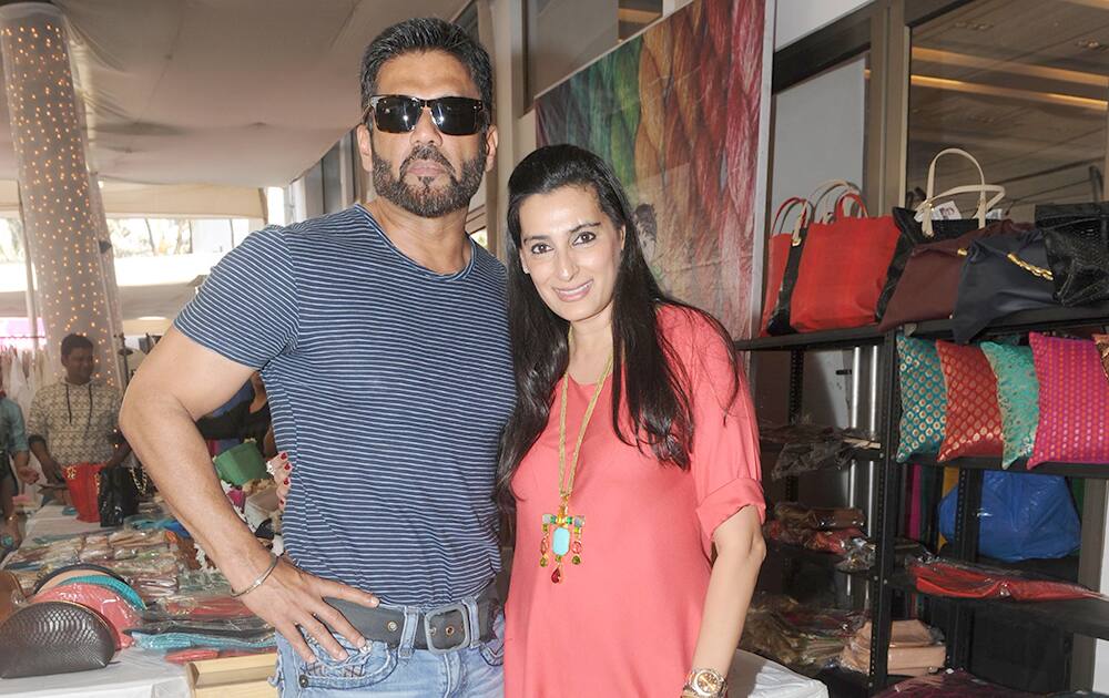 Sunil and Mana Shetty, during the charity fundraiser exhibition Araaish at Blue Sea, Worli in Mumbai. -DNA