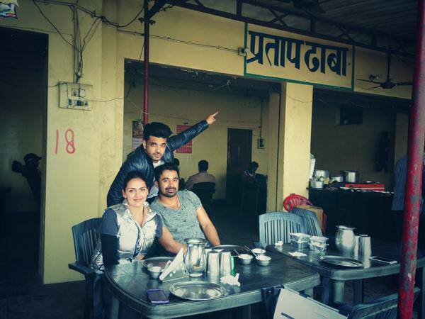 Esha Deol ‏: Dhabaoing!  Varanasi @RannvijaySingha @kkundra - Twitter