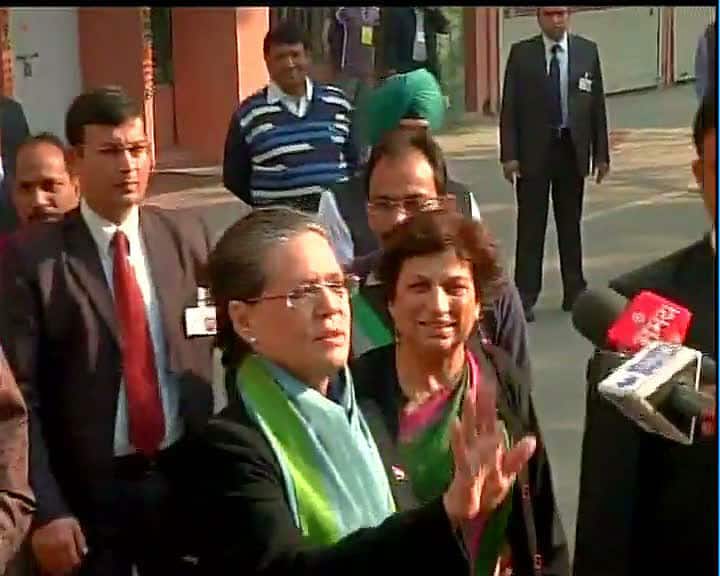 Congress President Sonia Gandhi : Jo janta chaegi wahi hoga  #DelhiVotes -twitter
