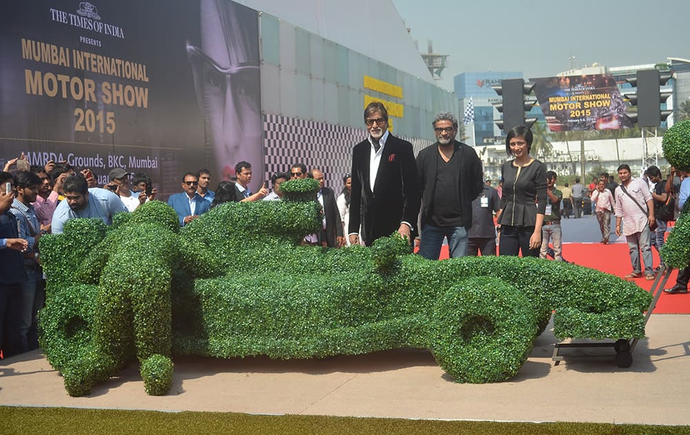 Bollywood actors Amitabh Bachchan, Akshara Haasan and filmmaker R Balki during the promotion of their film Shamitabh at the Mumbai International Motor Show 2015 in Mumbai. - dna