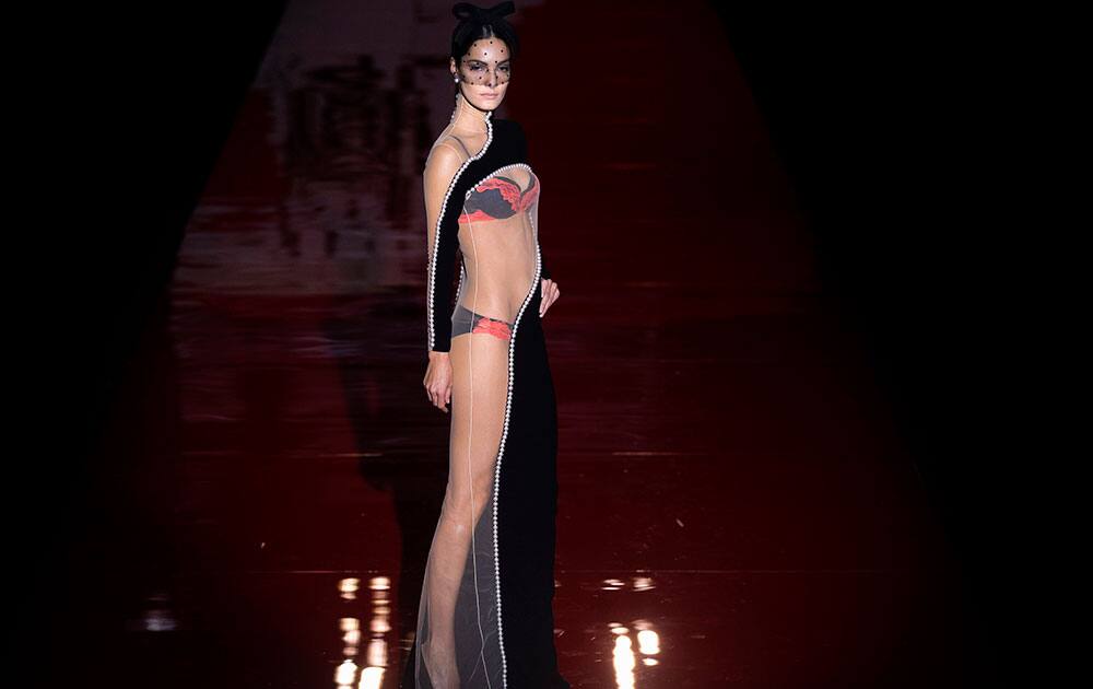 A model displays an Autumn/Winter design by Andres Sarda at Madrid's Fashion Week.