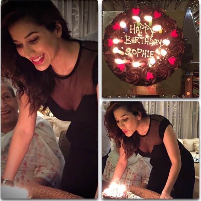 Woohoo..It's my happy happy Many pics & cakes to come I'm sure! #birthday #celebrate #happy #candles #cake #wishes #aquarius - instagram @sophiechoudry