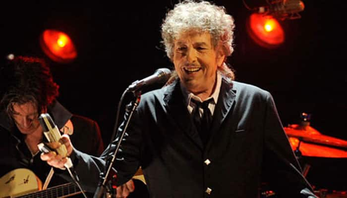 Bob Dylan lashes out at critics of his voice