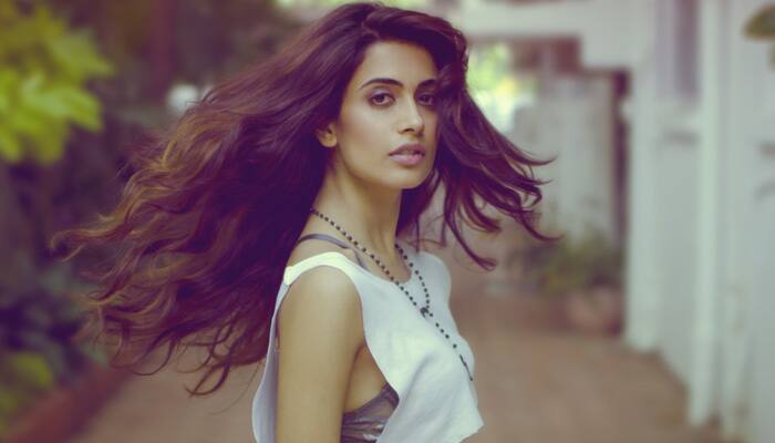 Sarah Jane Dias to release debut single on V-Day