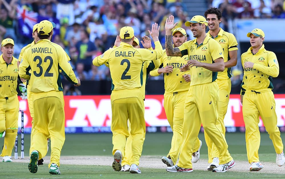 Australia's cricketers celebrated taking the wicket of England's Moeen Ali during their Cricket World Cup pool A match in Melbourne, Australia.