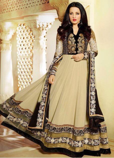 Stunning @CelinaJaitly shot for designer #Amroziaa UK  -twitter