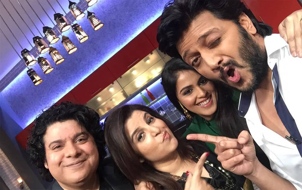 Till sajid joined @Riteishd n @geneliad on #farahkidaawat .. My kitchens fully destroyed but what an episode!! - twitter @TheFarahKhan