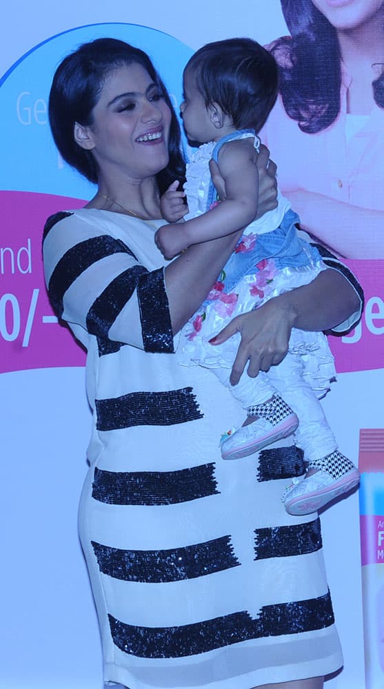 Kajol during the felicitation of 7 winners of Huggies Priceless moments mobile campaign in Mumbai. -dna