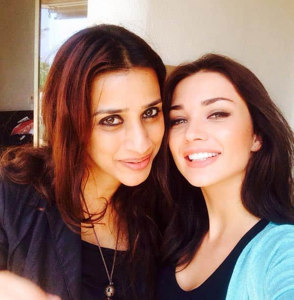 Amy Jackson ‏: “@AshviniYardi: Me with the gorgeous @iamAmyJackson at the @GrazingGoatPix office 2day ” Mwahhhhh love ya lotsss ☺- Twitter