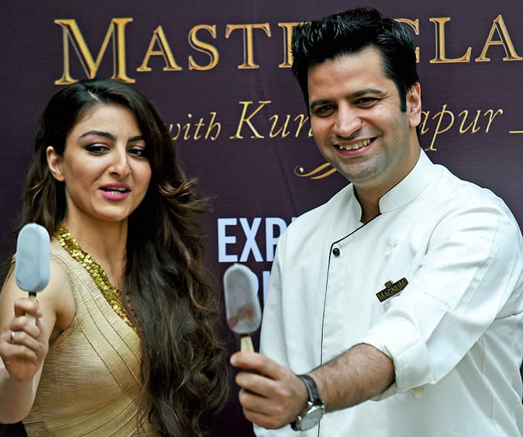 Bollywood actor Soha Ali Khan and celebrity chef Kunal Kapoor during a promotional event in Kolkata.