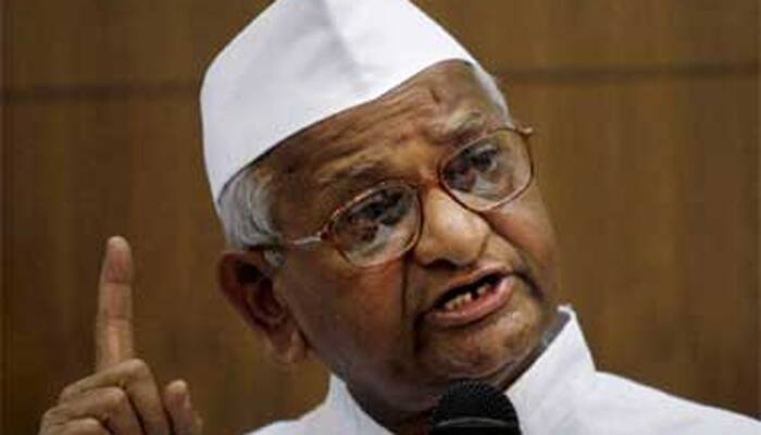 Land ordinance: Kejriwal, Rahul can join protest but not share stage, says Anna