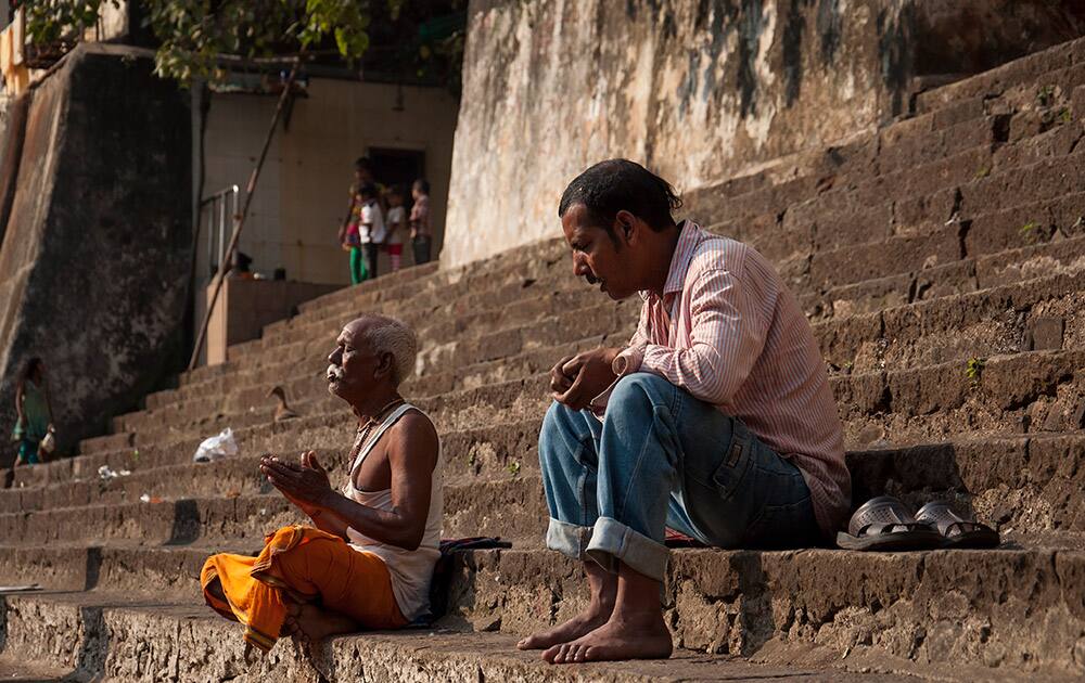 Sadhus and ascetics often take a dip here and conduct pujas on important Hindu religious days.