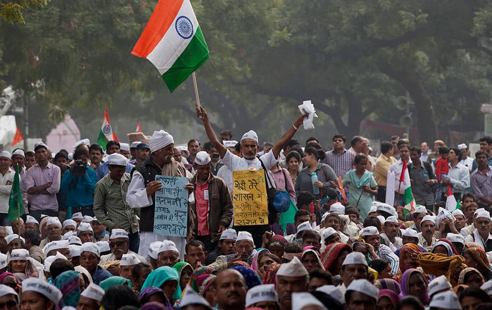 Farmers gather for a protest against the government’s proposed move to ease rules for acquiring land to facilitate infrastructure projects in New Delhi.