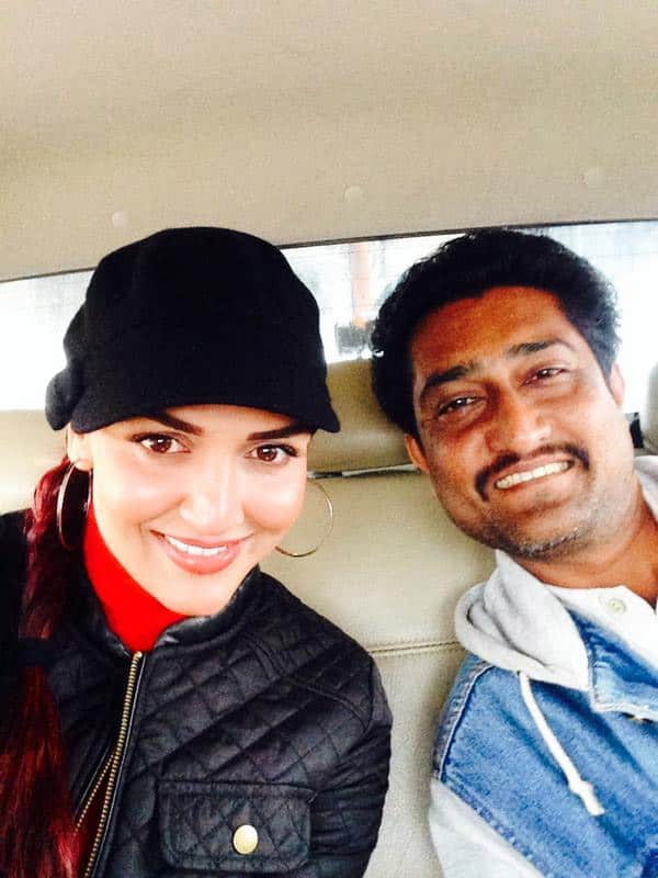 Esha Deol ‏: With the man behind my face!!! My make up man for 15 years now Narender jadhav!!! Thank u naru ❤ - twitter