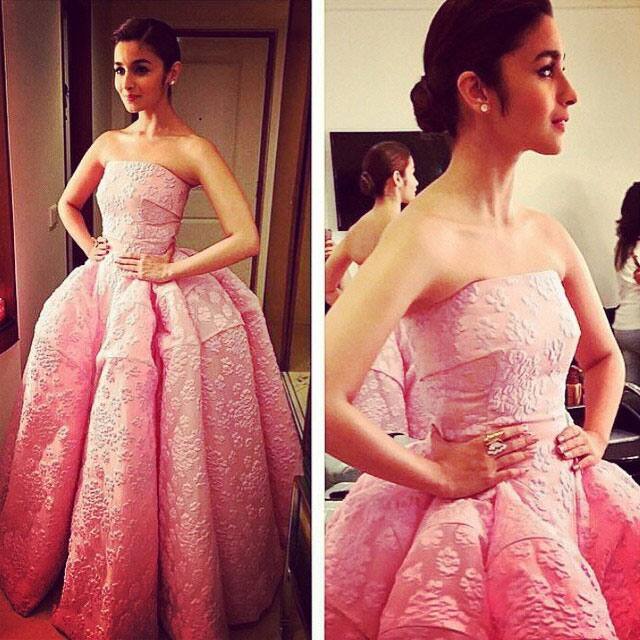 Last night at the Filmfare Glamour awards!!! Thanks to the lovely @rheakapoor .. I had my Cinderella moment ;) - instagram @aliaabhatt