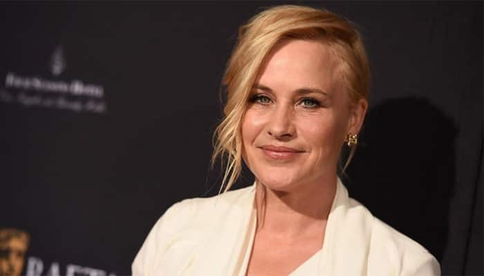 Patricia Arquette suffers wardrobe malfunction