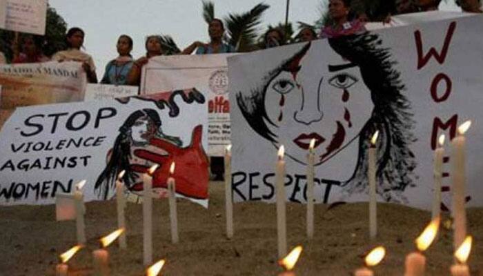 2012 Delhi gang-rape: I&amp;B issues notice to news channels, asks not to cover rapist&#039;s interview