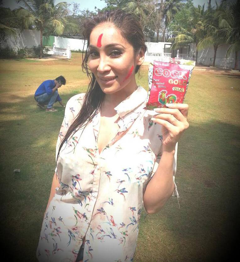 #SofiaHayat #Holi Photoshoot @sofiahayat  -twitter
