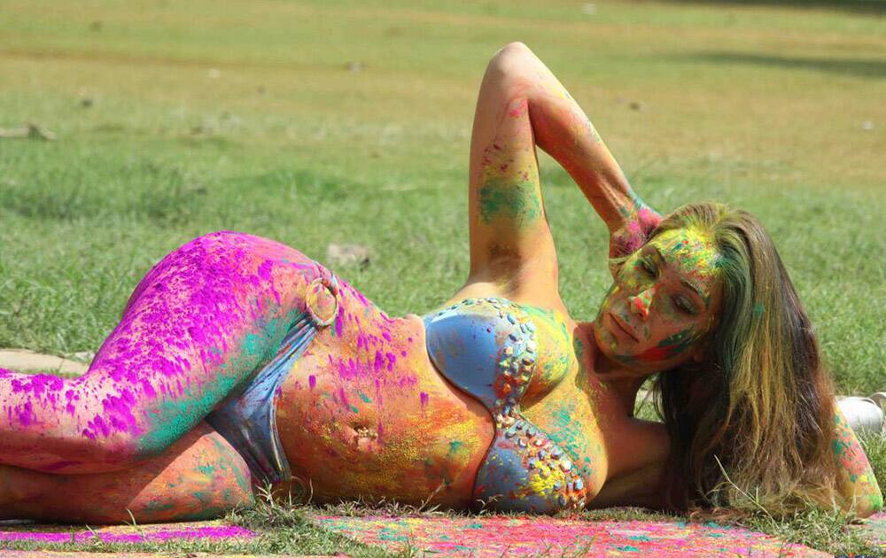 #SofiaHayat #Holi Photoshoot @sofiahayat  -twitter
