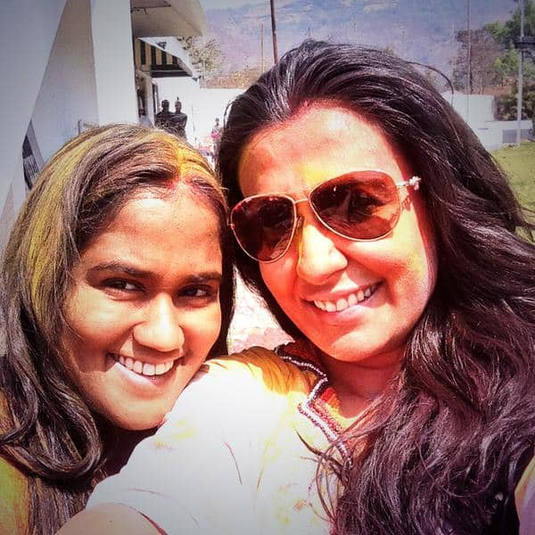 Mini Mathur ‏: Lovely holi afternoon with @khanarpita @BeingSalmanKhan & their wonderful family. With pool dunks & submerged phones - Twitter