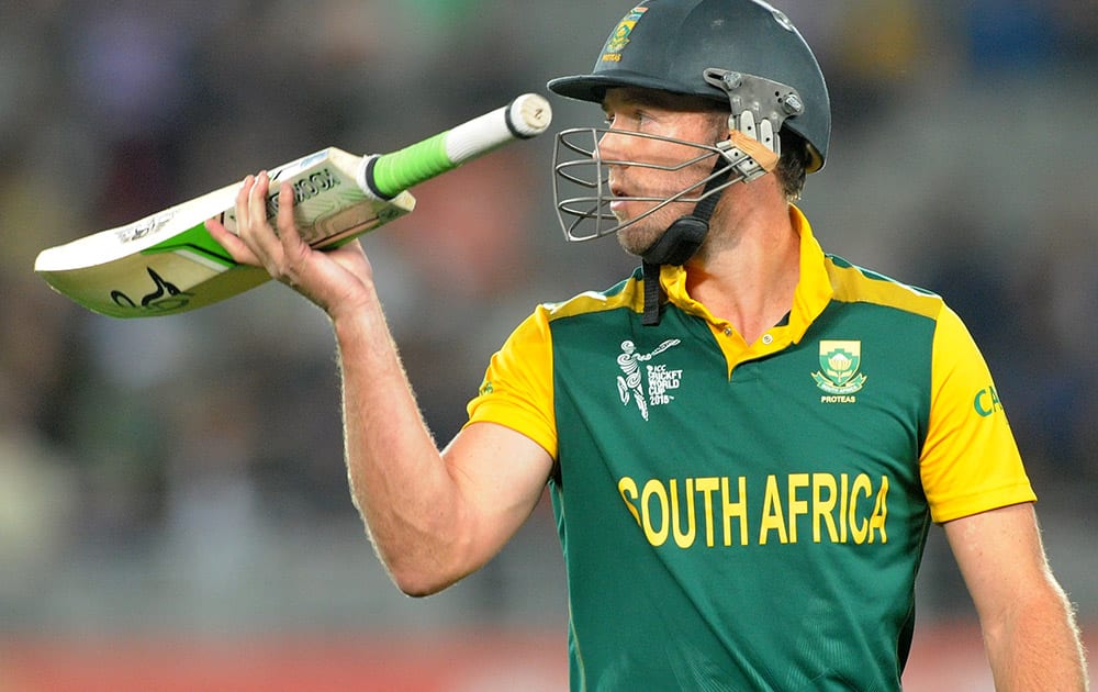 South African batsman A.B de Villiers walks from the field after he was dismissed for 77 runs during their Cricket World Cup Pool B loss to Pakistan in Auckland, New Zealand.