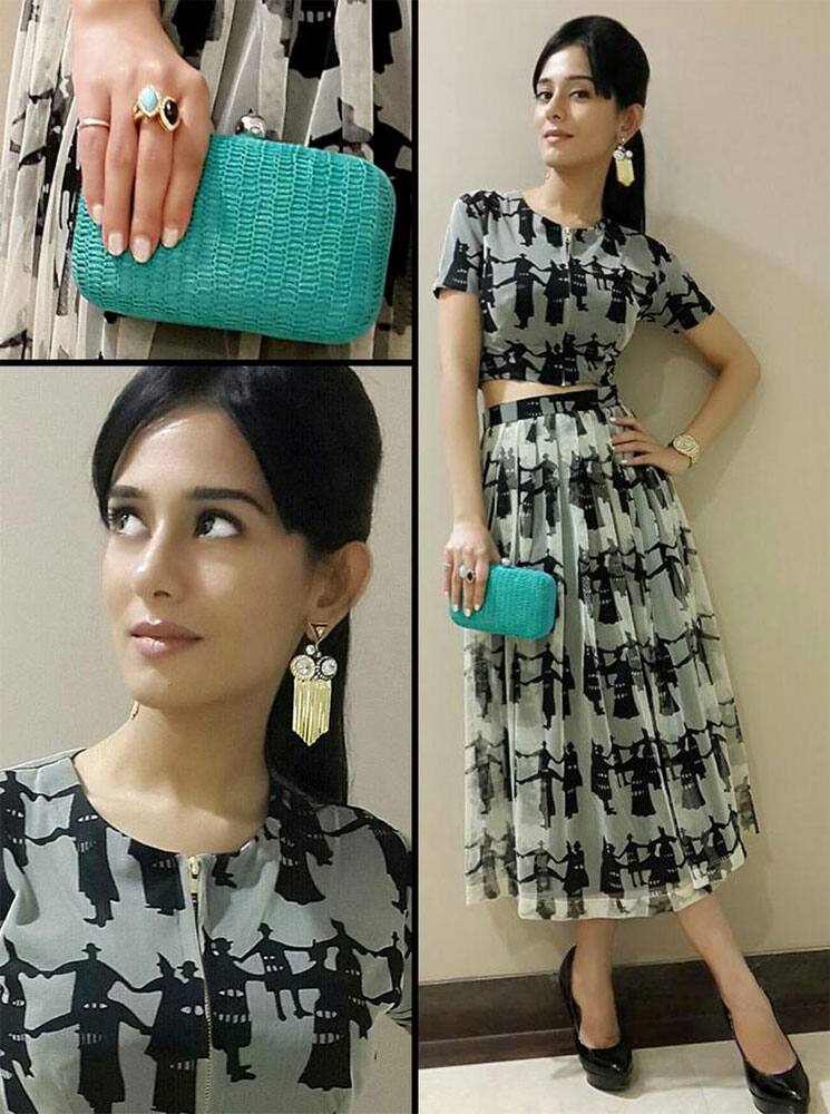 AMRITA RAO ‏:- Wata Delight saw SirAnupam Kher's play in @MasabaG CurioCottage jewels & hand wovenClutch by Aiyana.Umeed Foubdation. -twitter