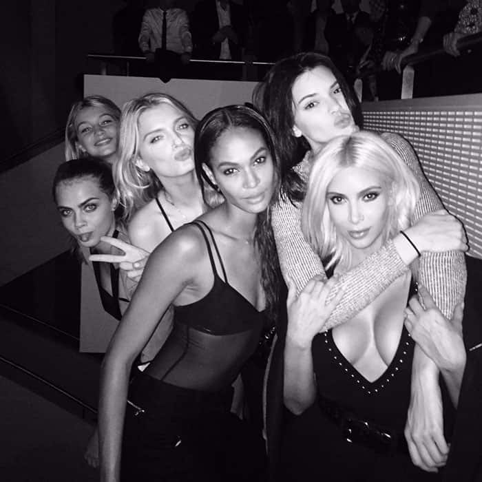 Kim Kardashian:- Not insecure at all standing next to these super models -twitter