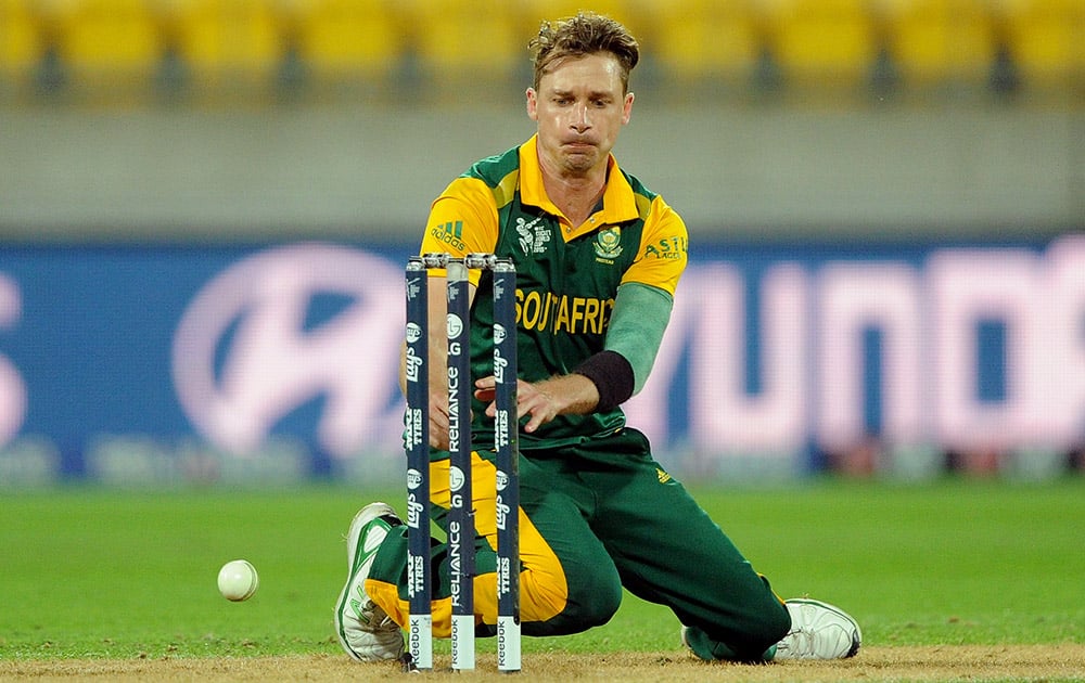 South Africa's Dale Steyn attempts to run out United Arab Emirates batsman Mohamed Tauqir during their Cricket World Cup Pool B match in Wellington, New Zealand.