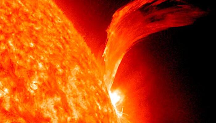 Astronomers capture first significant X-class solar flare in 2015