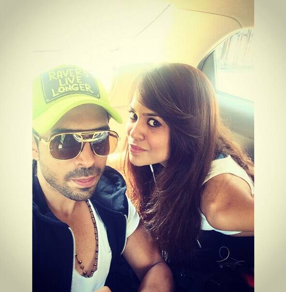 With this cutieee ❤ #carselfie #workmode #happiness #bestofsaturday #lovethis - sanaofficial@Instagram