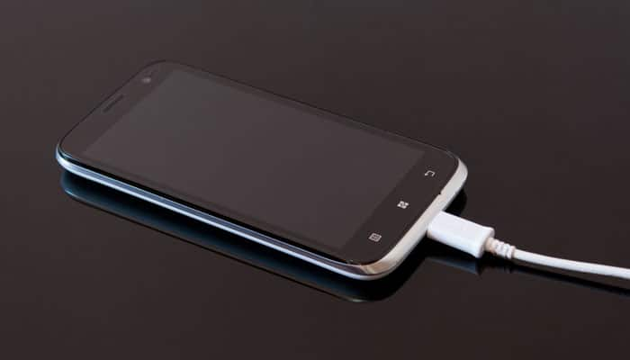 Charge phone battery by motion-powered fabric