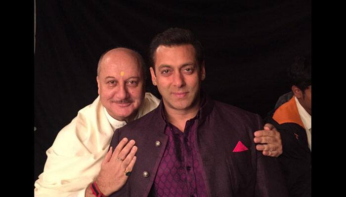 Anupam Kher&#039;s &#039;happy moments&#039; with Salman Khan! 