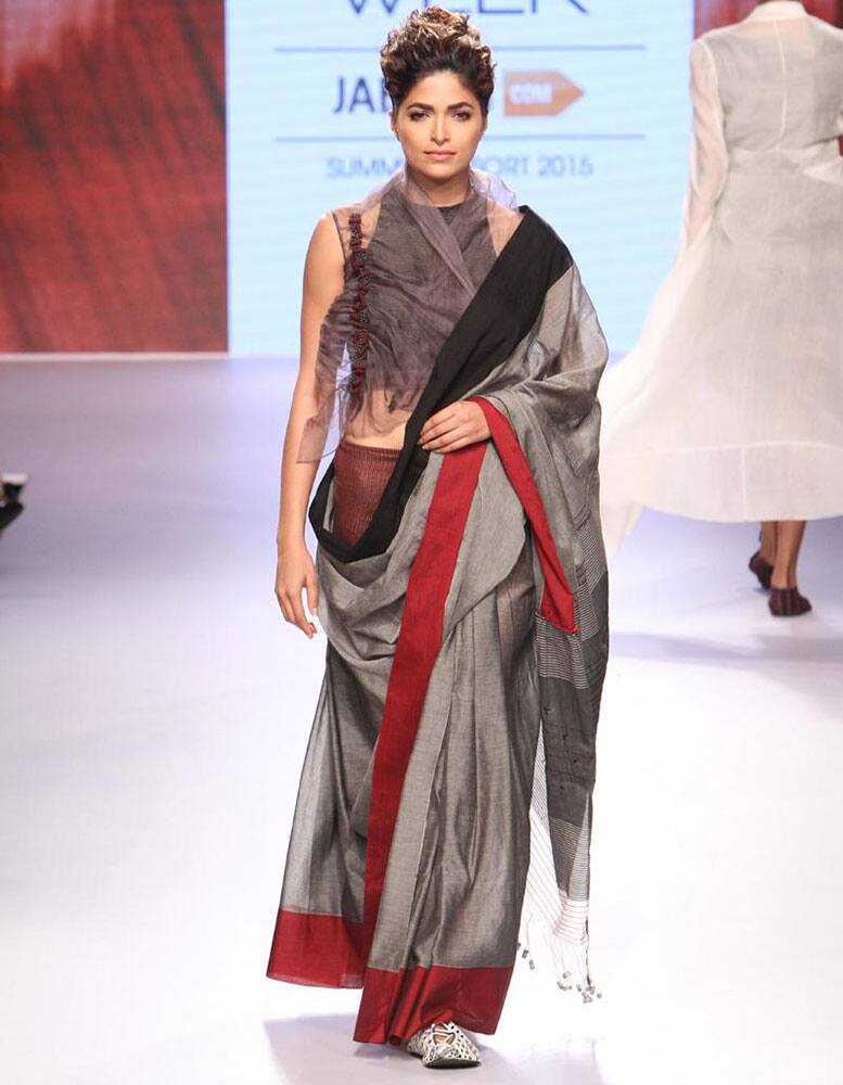 VOGUE India :-  #LFW15 -twitter