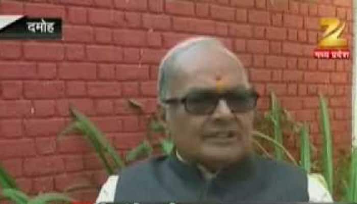 MP minister Jayant Malaiya, wife looted in train near Mathura; 3 RPF personnel suspended