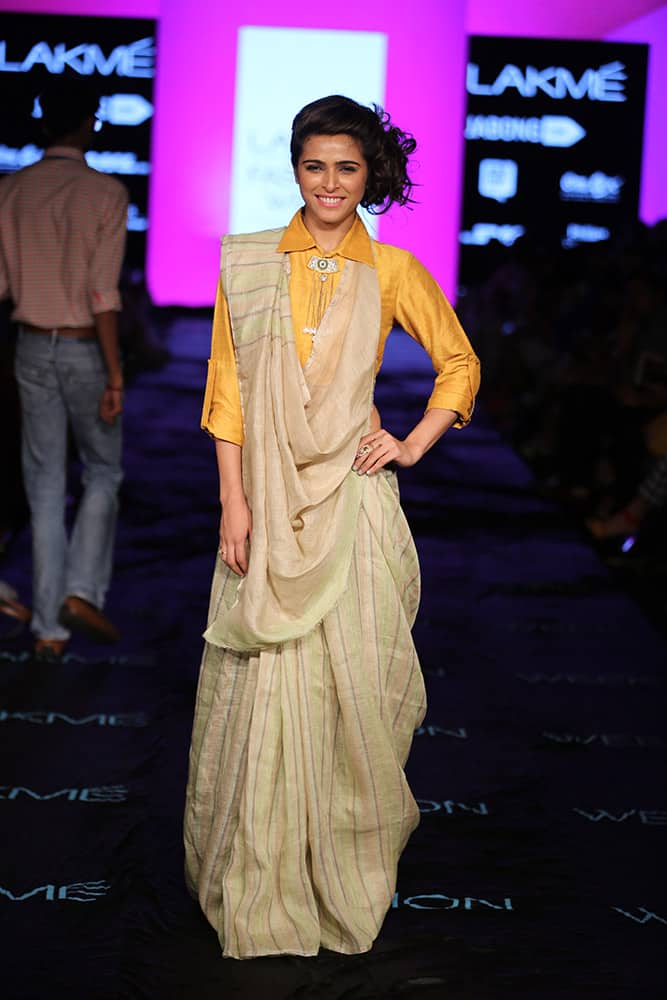 Designer Anavila Misra showcased her spring summer collection, 'A Summer Stroll' at the Lakme Fashion Week, 2015.