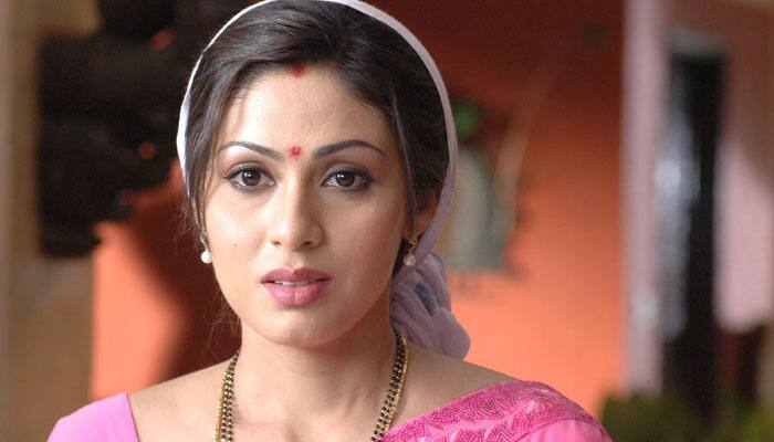 Sadha makes comeback with Vadivelu&#039;s &#039;Eli&#039;