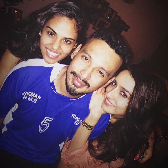 Shraddha Kapoor :- Ch ch chillin' with the dosts.  @rohanshrestha anushkarajan -instagram