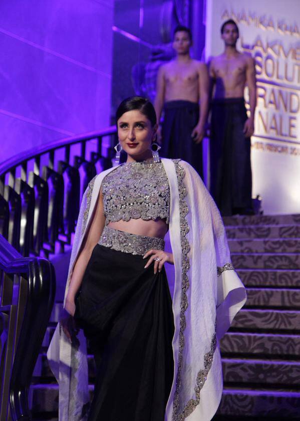 Kareena Kapoor Khan ‏:- Kareena walked the ramp for Anamika Khanna at Lakme Fashion Week last night. -twitter