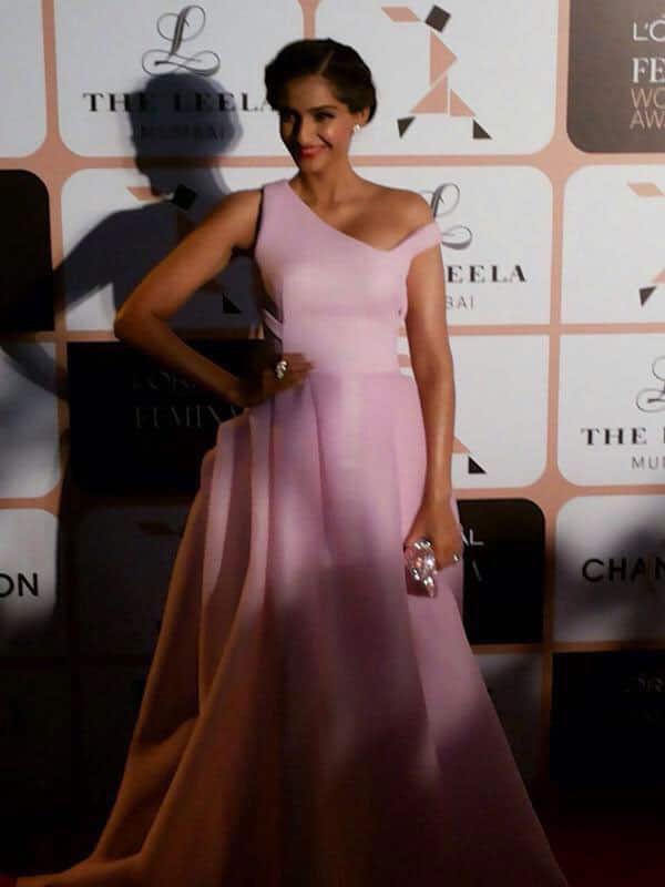 The beautiful Sonam Kapoor makes a dazzling entry at the #LPFWA2015. -twitter