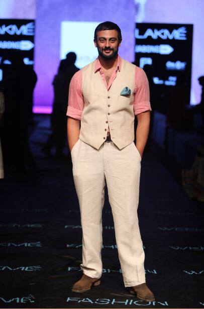 Designer Kunal Anil Tanna showcased his spring summer collection, 'Ume Matsuri' at the Lakme Fashion Week 2015.