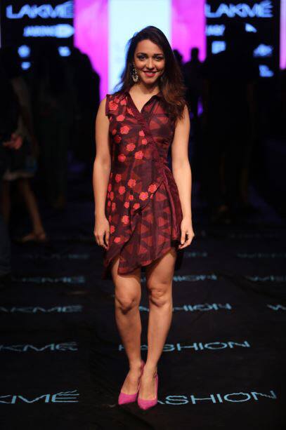 Designer Kunal Anil Tanna showcased his spring summer collection, 'Ume Matsuri' at the Lakme Fashion Week 2015.