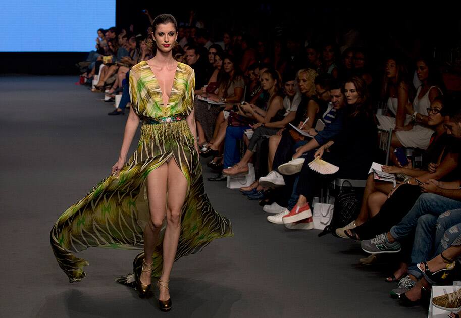 A model wears a creation from the Carolina Tola autumn/winter collection during Fashion Week in Lima, Peru.