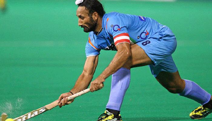 Sardar Singh, Saba Anjum receive Padma Shri Award